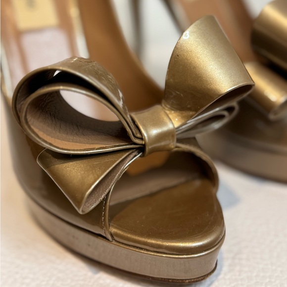 THE PERFECT HOLIDAY VALENTINO BOW HEELS! - Picture 10 of 10